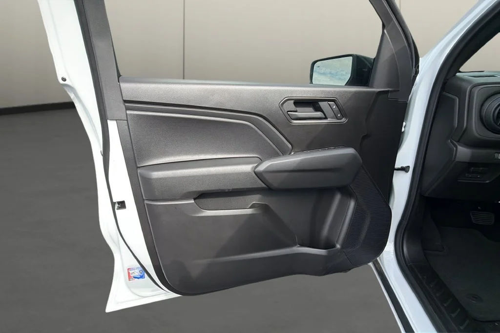 New 2026 Summit White Chevrolet Trail Boss image 14