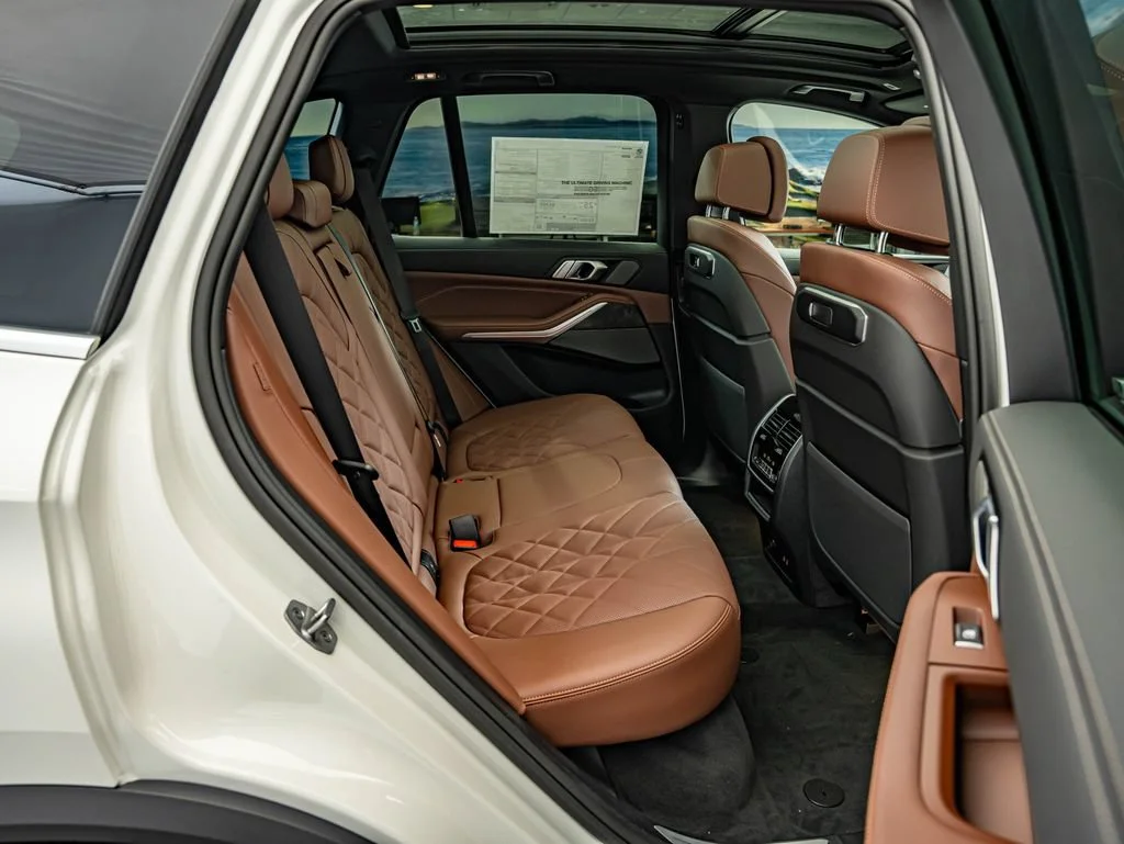 New 2026 Alpine White BMW xDrive40i image 33
