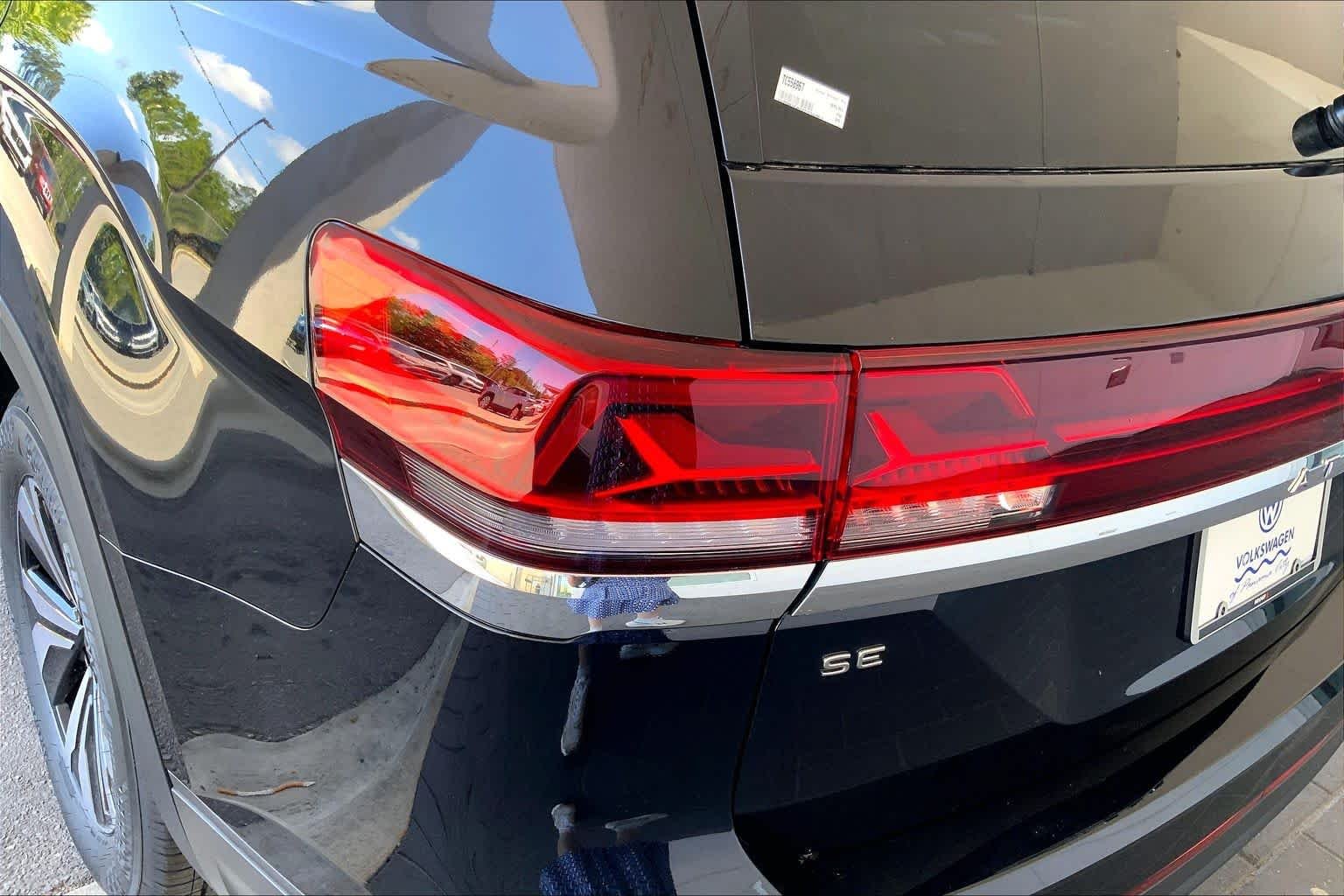 New 2026 Deep Black Pearl Volkswagen 2.0T SE image 14