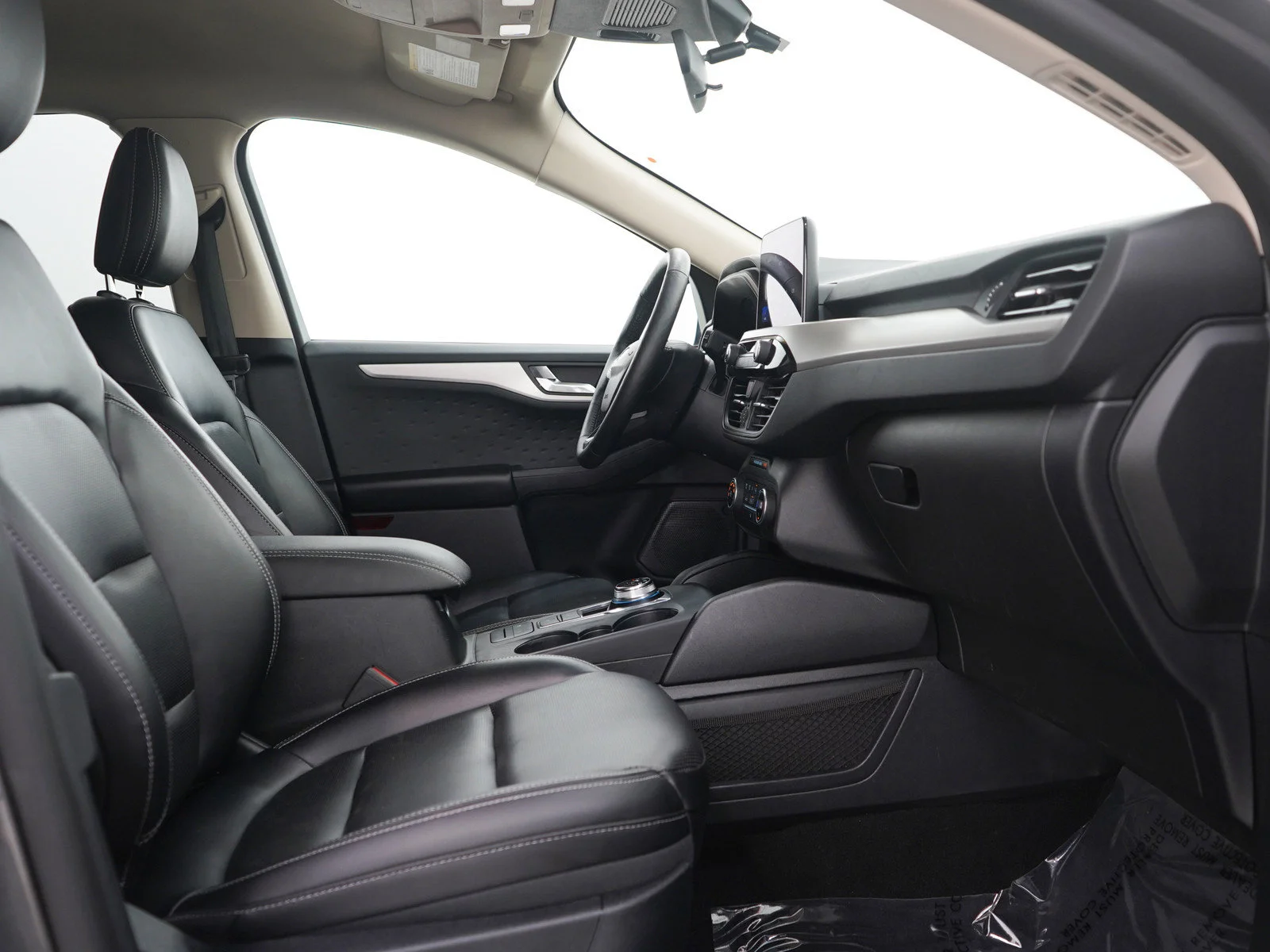 Used 2020 Magnetic Metallic Ford SEL image 11