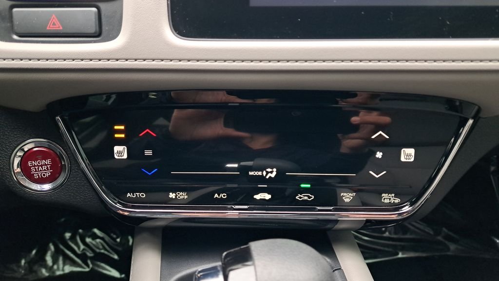 Used 2017 White Honda EX image 21