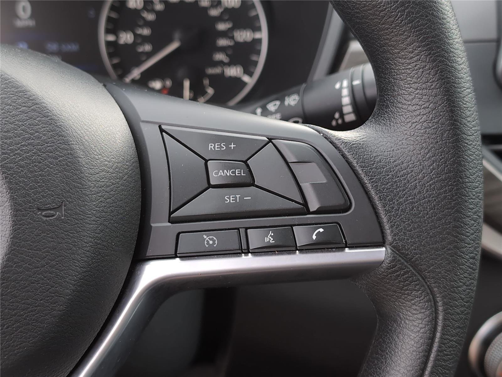 2025 Nissan Altima SV - Photo 29