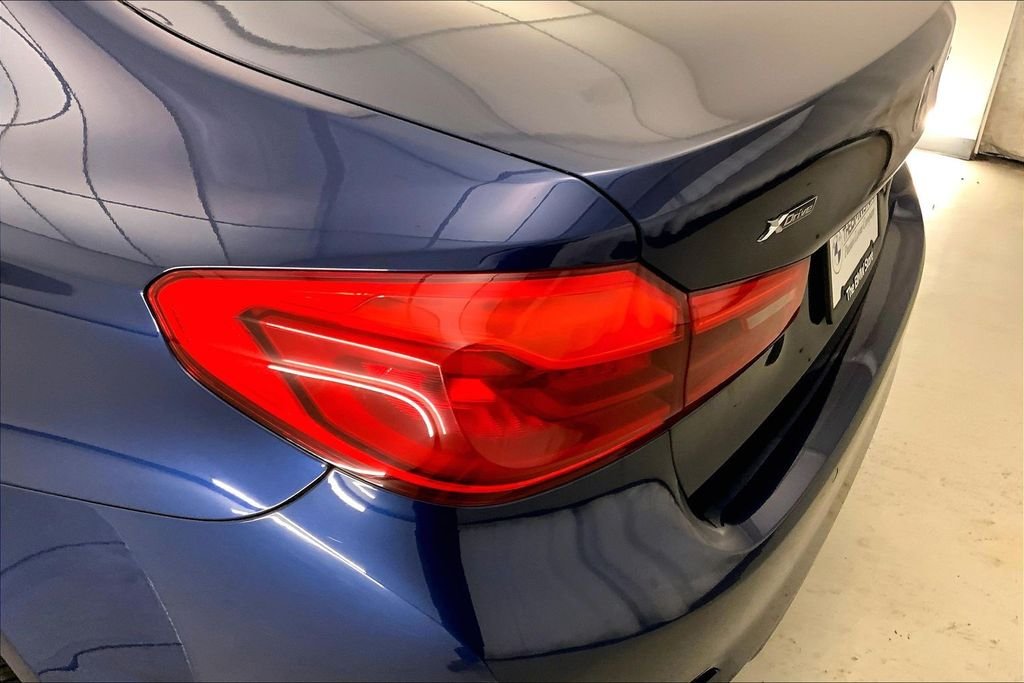 Used 2019 Mediterranean Blue Metallic BMW  image 28