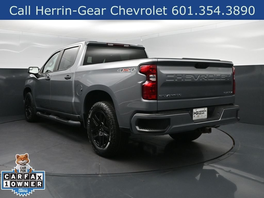 Used 2023 Gray Chevrolet Custom image 5