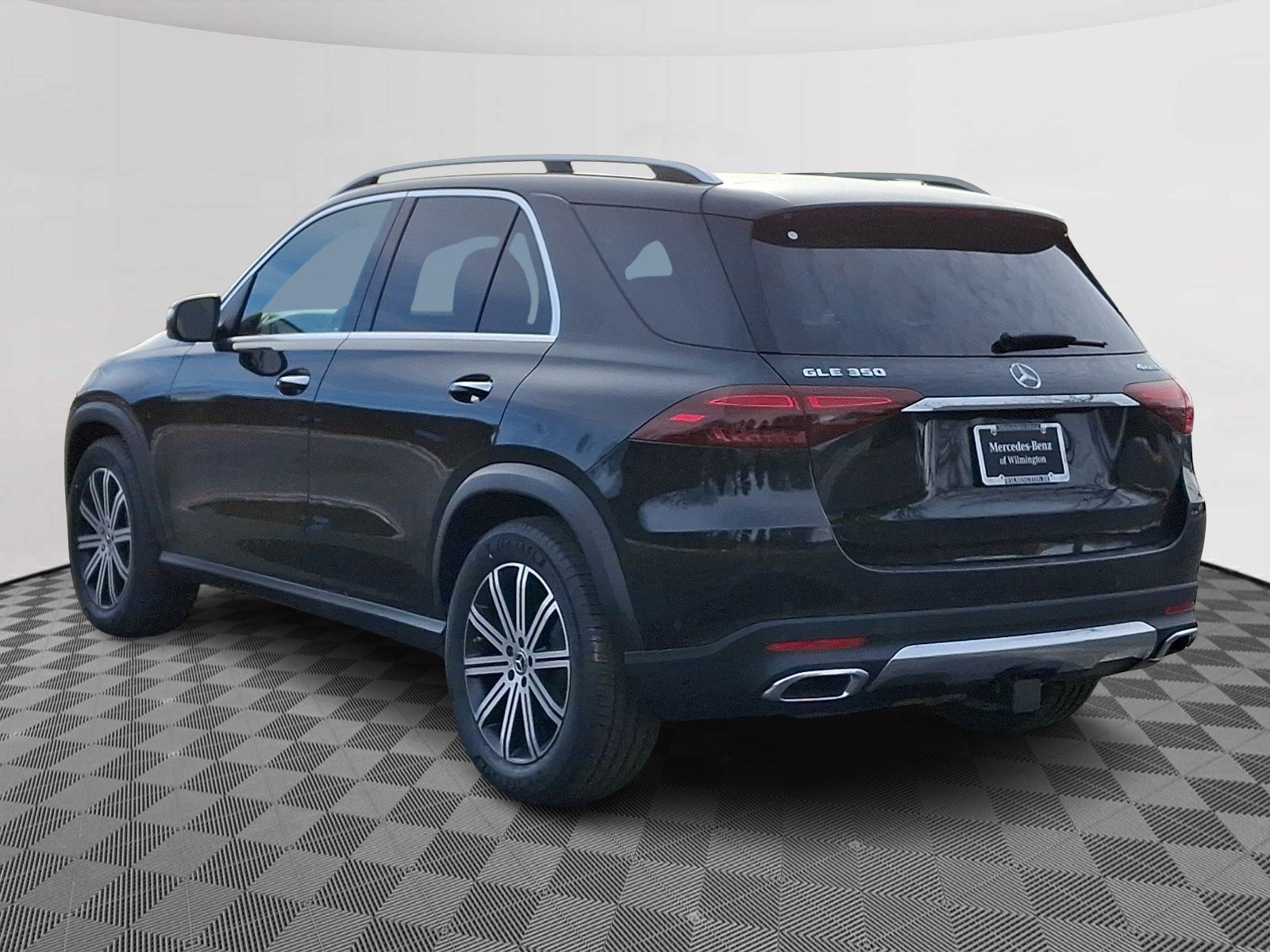 Used 2026 Obsidian Black Metallic Mercedes-Benz GLE 350 image 4