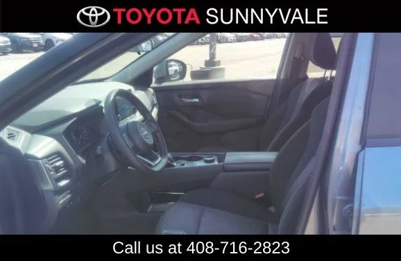 Used 2024 Gray Nissan SV image 4