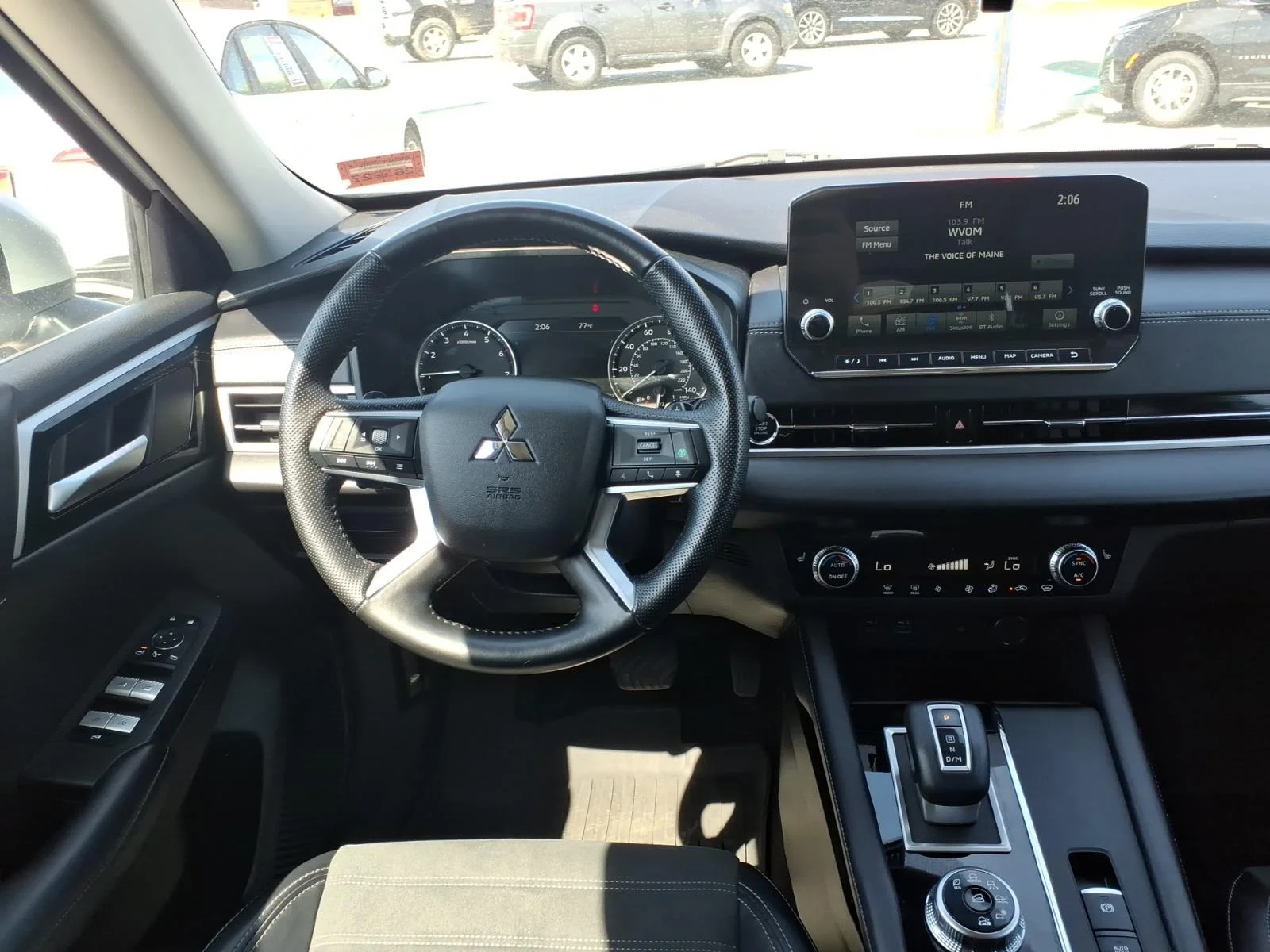 Used 2024 Silver Alloy Mitsubishi SE image 18