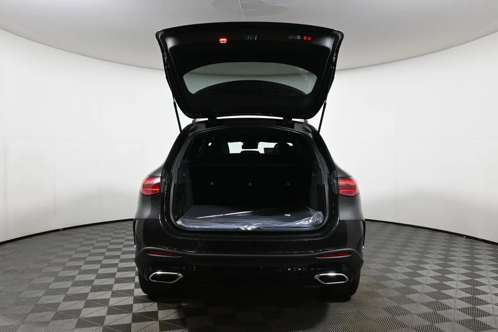 Used 2026  Mercedes-Benz GLC 300 image 28