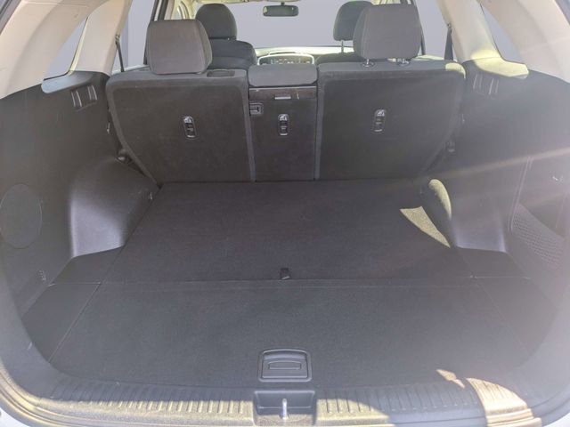 Used 2018 White Kia LX image 12