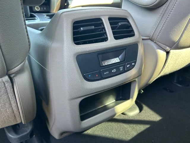 Used 2016  Honda EX-L image 18
