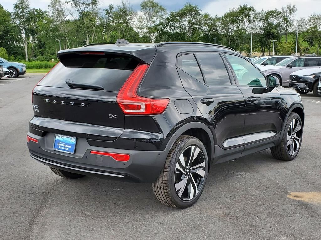 2026 Volvo XC40 Plus - Photo 25