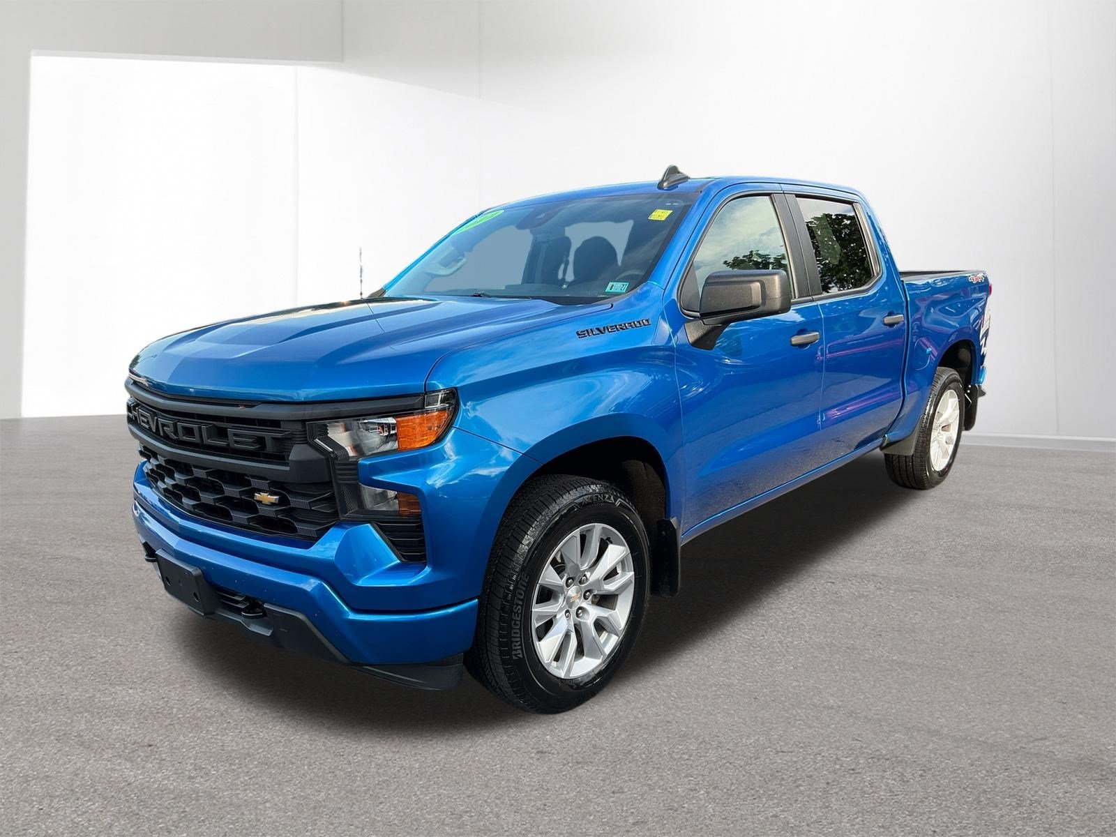 Used 2022 Glacier Blue Metallic Chevrolet Custom image 7