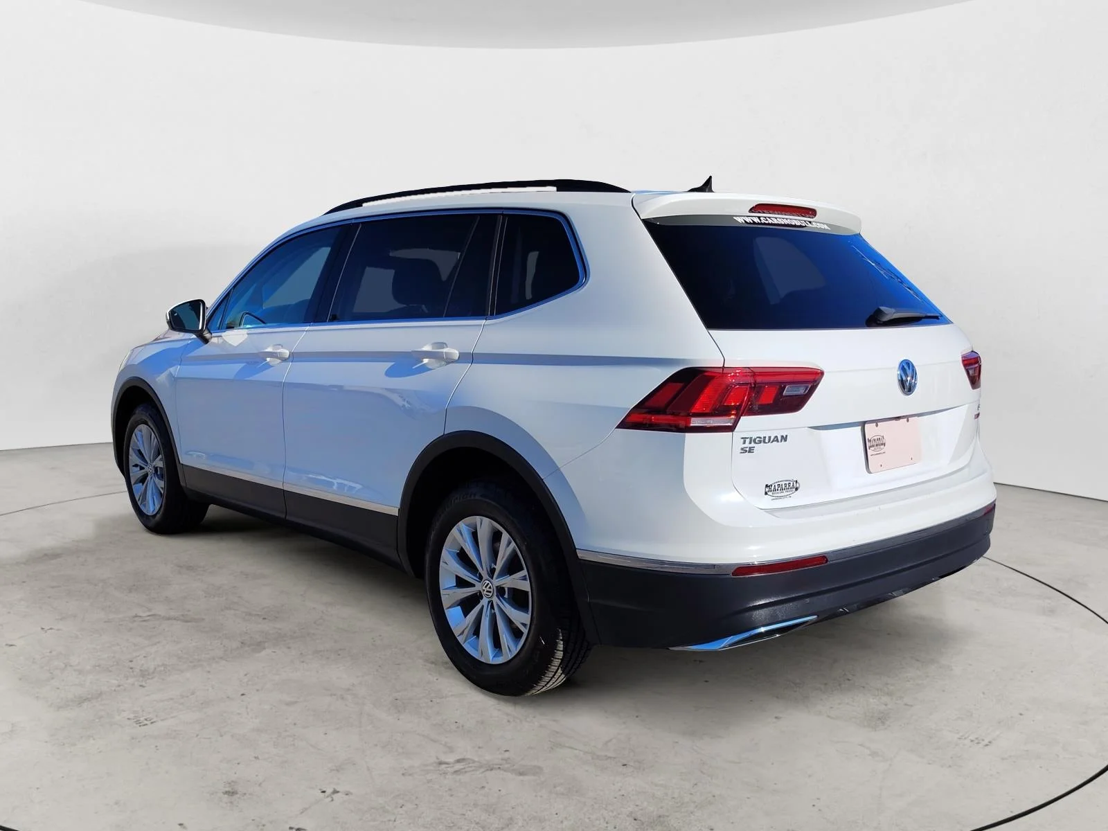 Used 2018 Pure White White Volkswagen  image 3