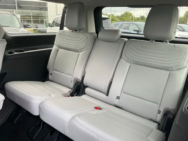 New 2026 Space Silver Metallic Ford MAX Platinum® image 25