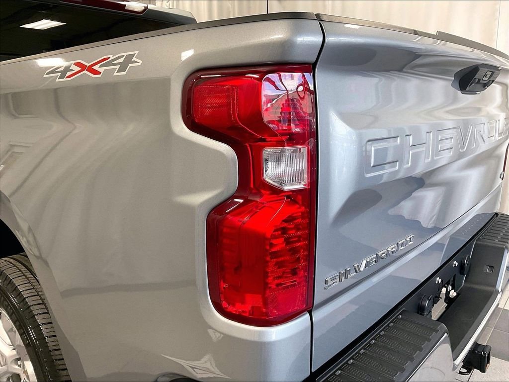 Used 2023 Gray Chevrolet LT image 34