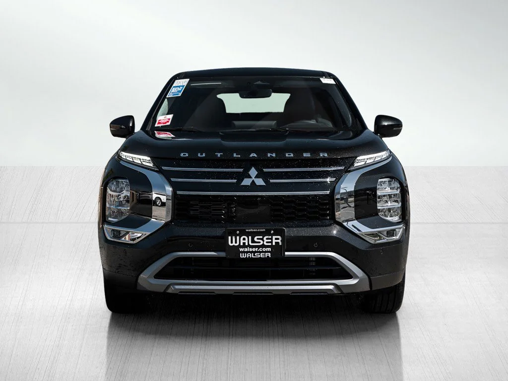 New 2026 Black Diamond Mitsubishi SE image 2