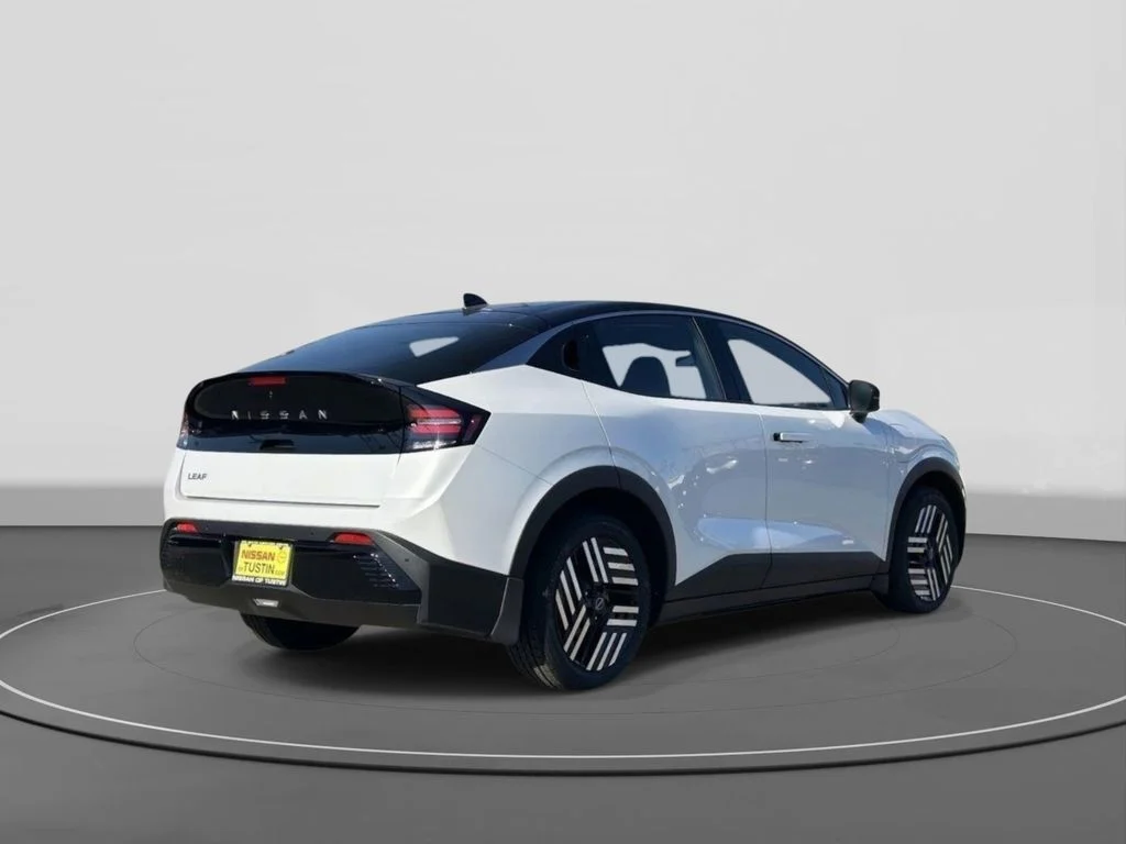 New 2026 Everest White Pearl Tricoat/Black Nissan SV+ image 5