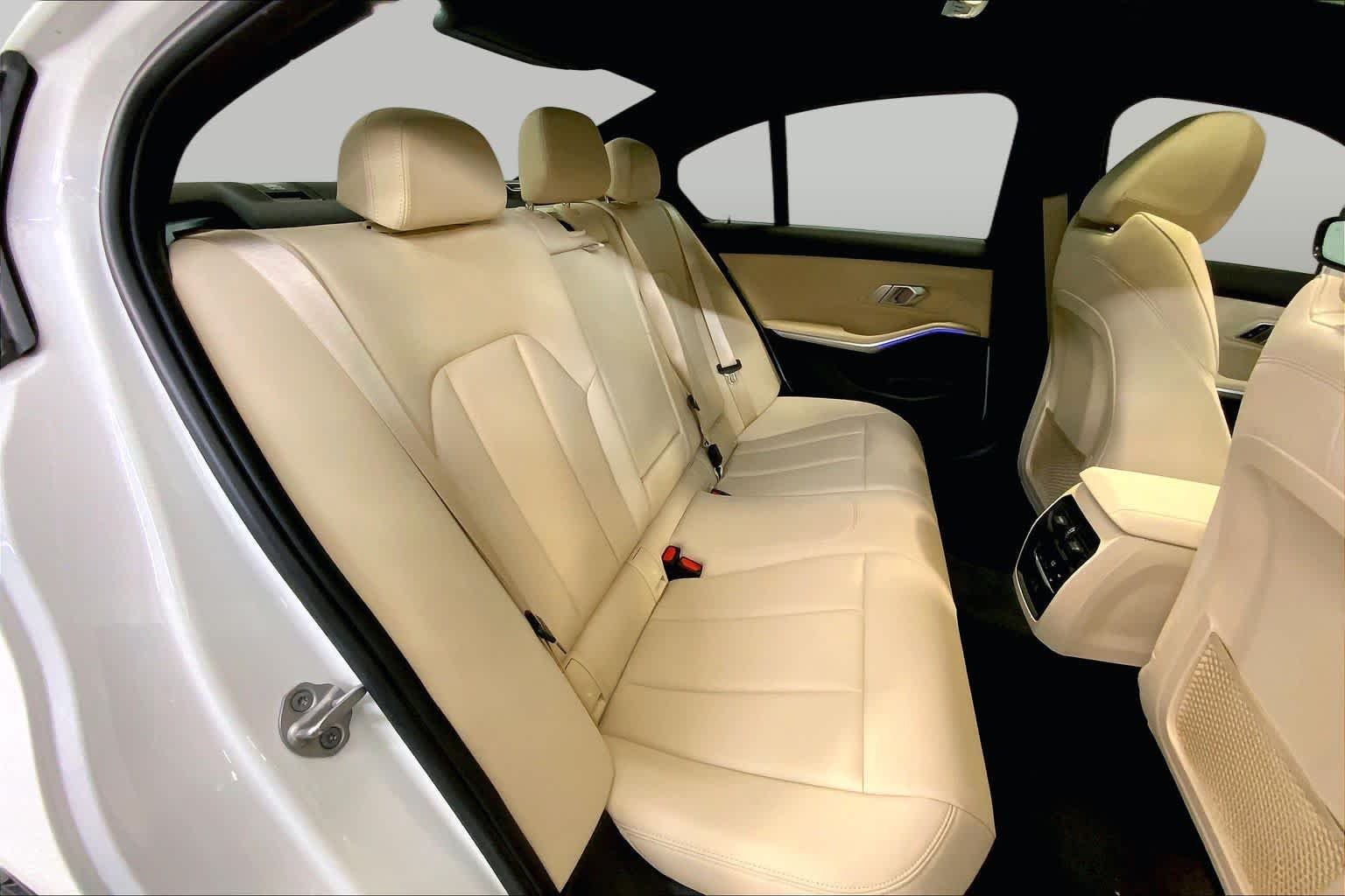 Used 2021 Alpine White BMW 330i xDrive image 19