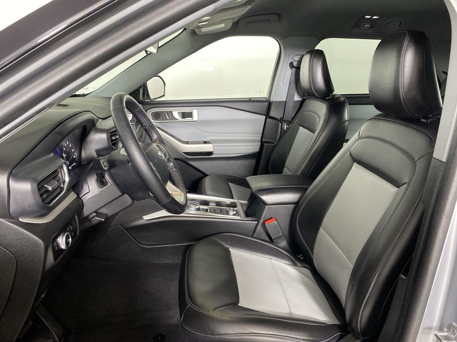 Used 2023 Iconic Silver Ford XLT image 13