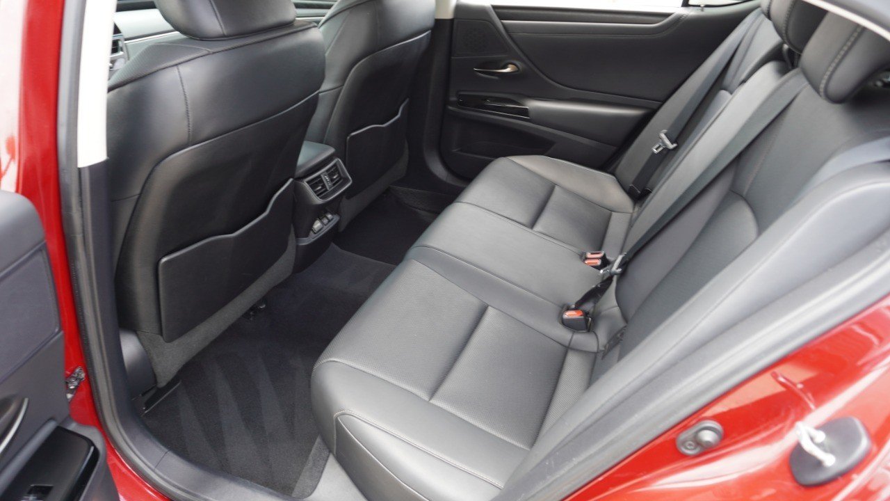 Used 2022 Red Lexus ES 350 image 28
