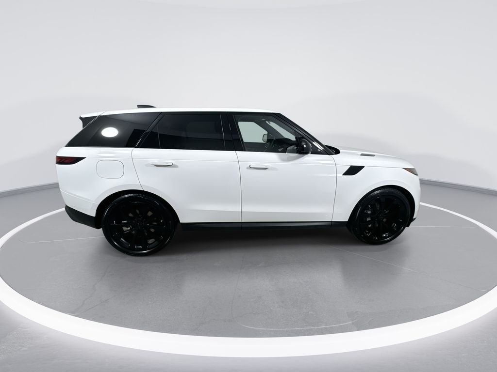 New 2026 Fuji White Land Rover SE image 9