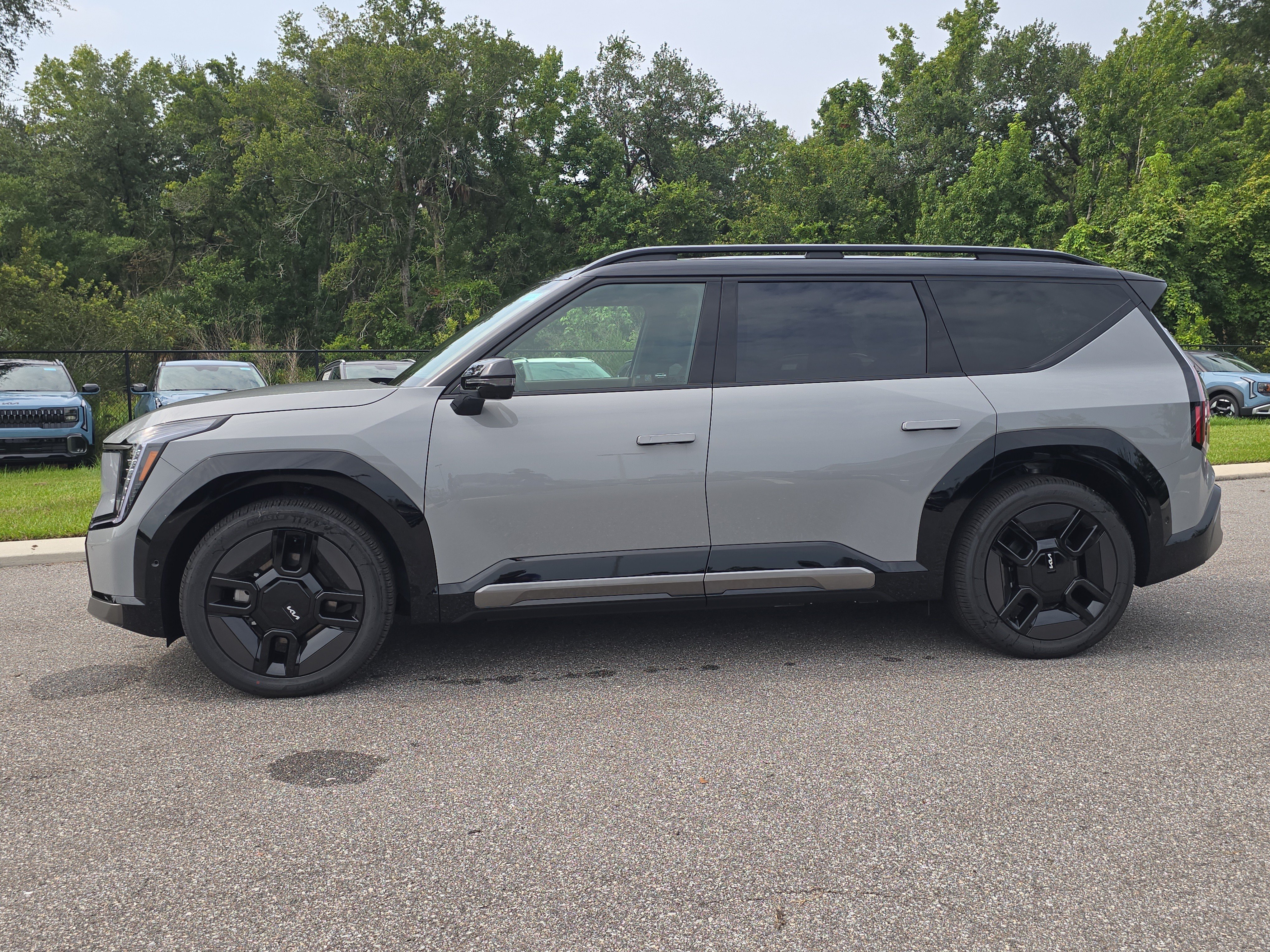 New 2026 Wolf Gray / Black Roof Kia GT-Line AWD image 5