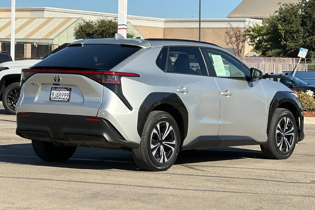 Certified Used 2023 Silver Toyota XLE image 5