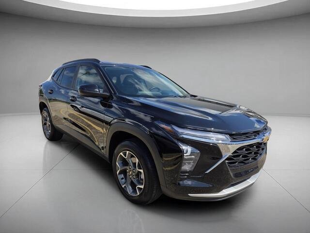 Used 2024 Mosaic Black Metallic Chevrolet LT image 7