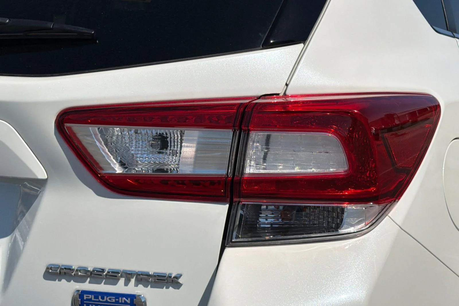 Used 2019 White Subaru Hybrid image 41