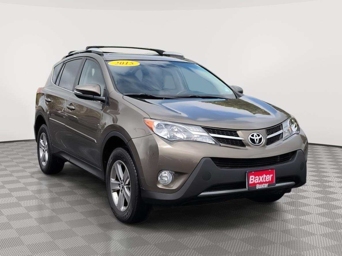 Used 2015 Pyrite Mica Toyota XLE image 1