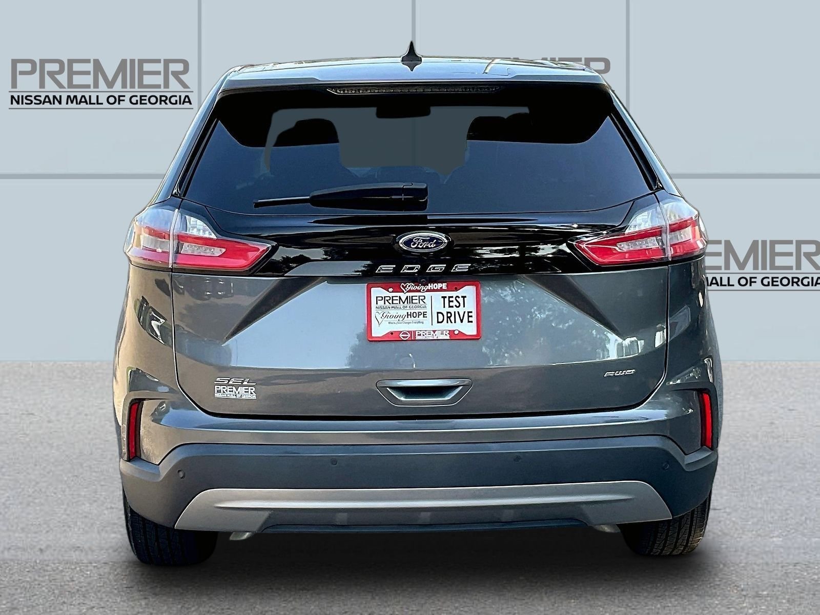 Used 2024 Gray Ford SEL image 6
