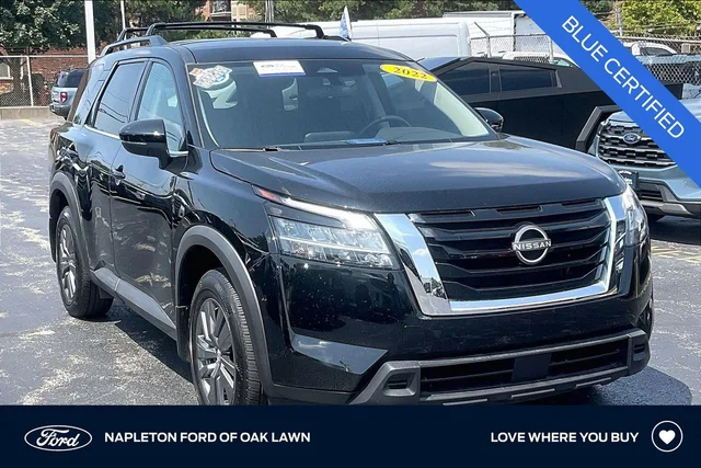 2022 Nissan Pathfinder SV