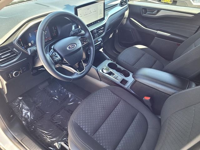 Used 2023 White Ford Active image 10