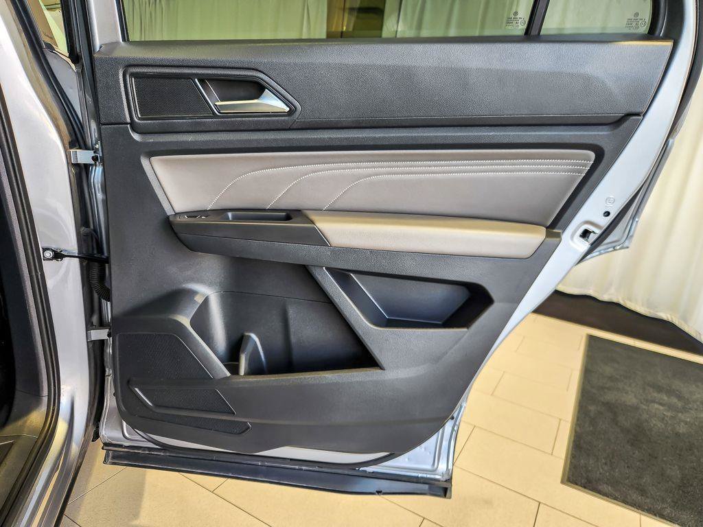 Used 2023 Silver Metallic Volkswagen 2.0T SE image 18
