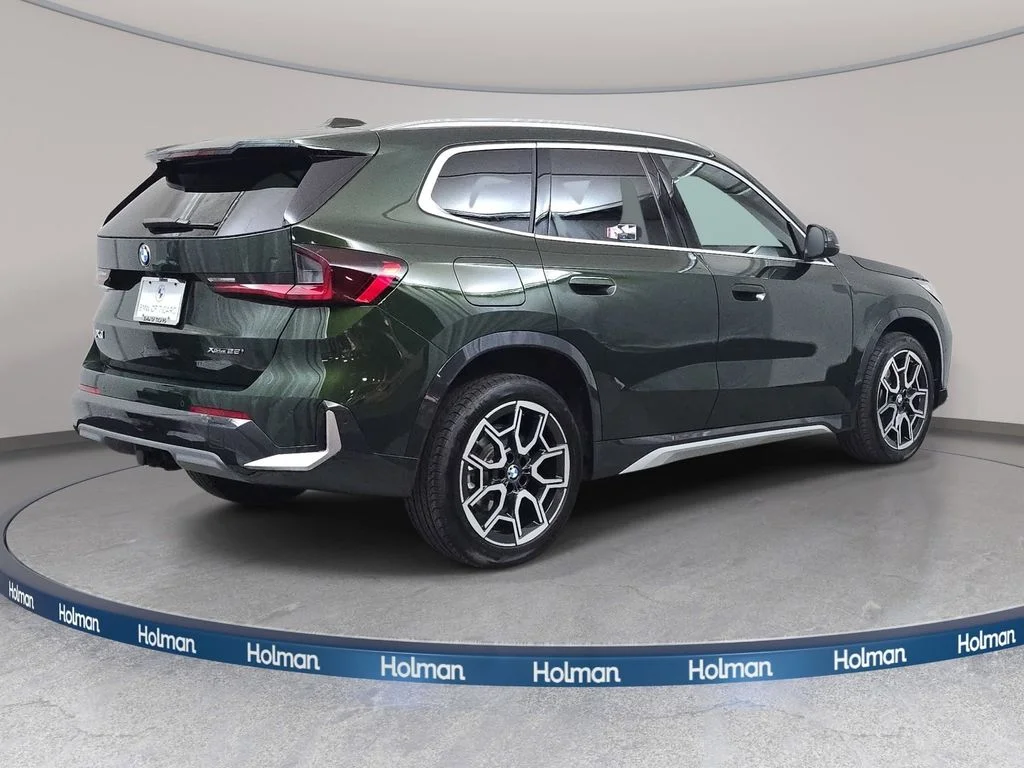 Used 2025 San Remo Green Metallic BMW xDrive28i image 6
