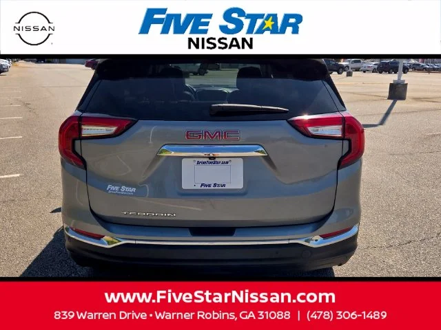 Used 2023 Silver GMC SLT image 10