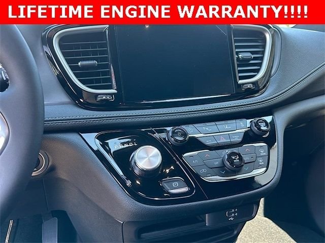 2026 Chrysler Pacifica Select - Photo 23