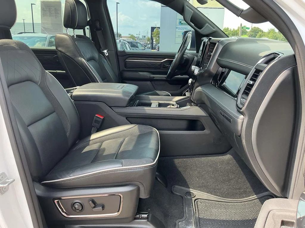 Used 2025 White Ram Limited image 23