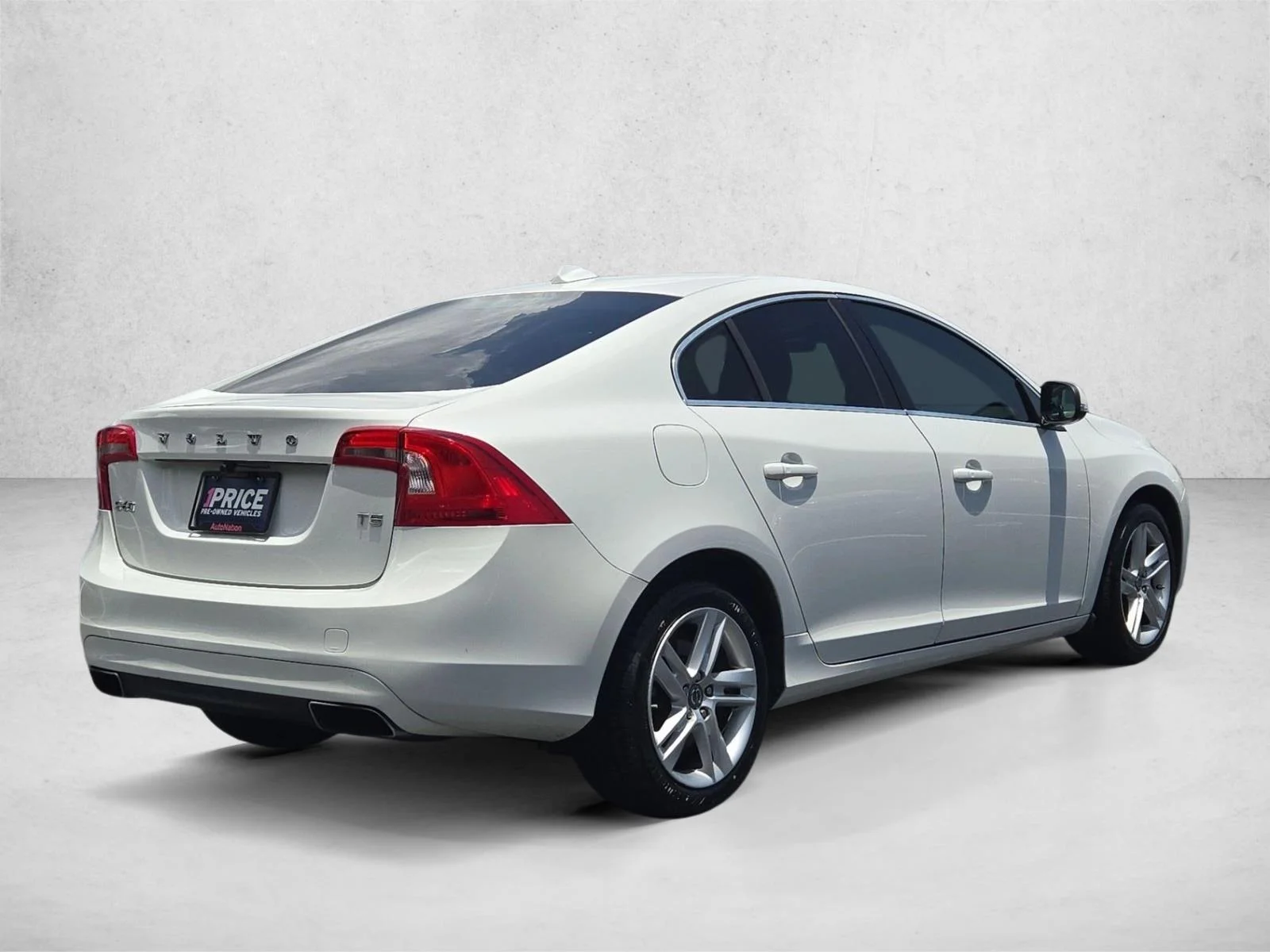 Used 2014 Ice White Volvo T5 Premier image 5