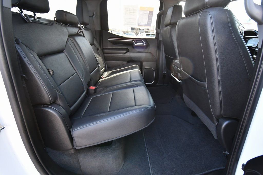 2023 GMC Sierra 1500 SLT - Photo 19