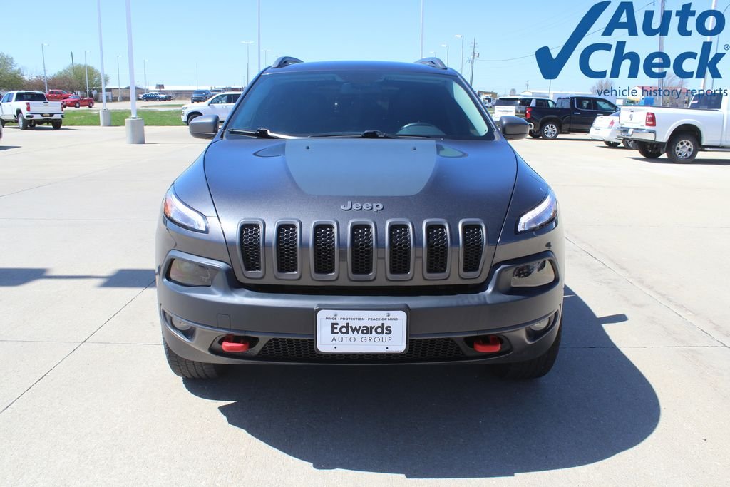 Used 2017 Jeep Cherokee Trailhawk with VIN 1C4PJMBB8HW647711 for sale in Storm Lake, IA