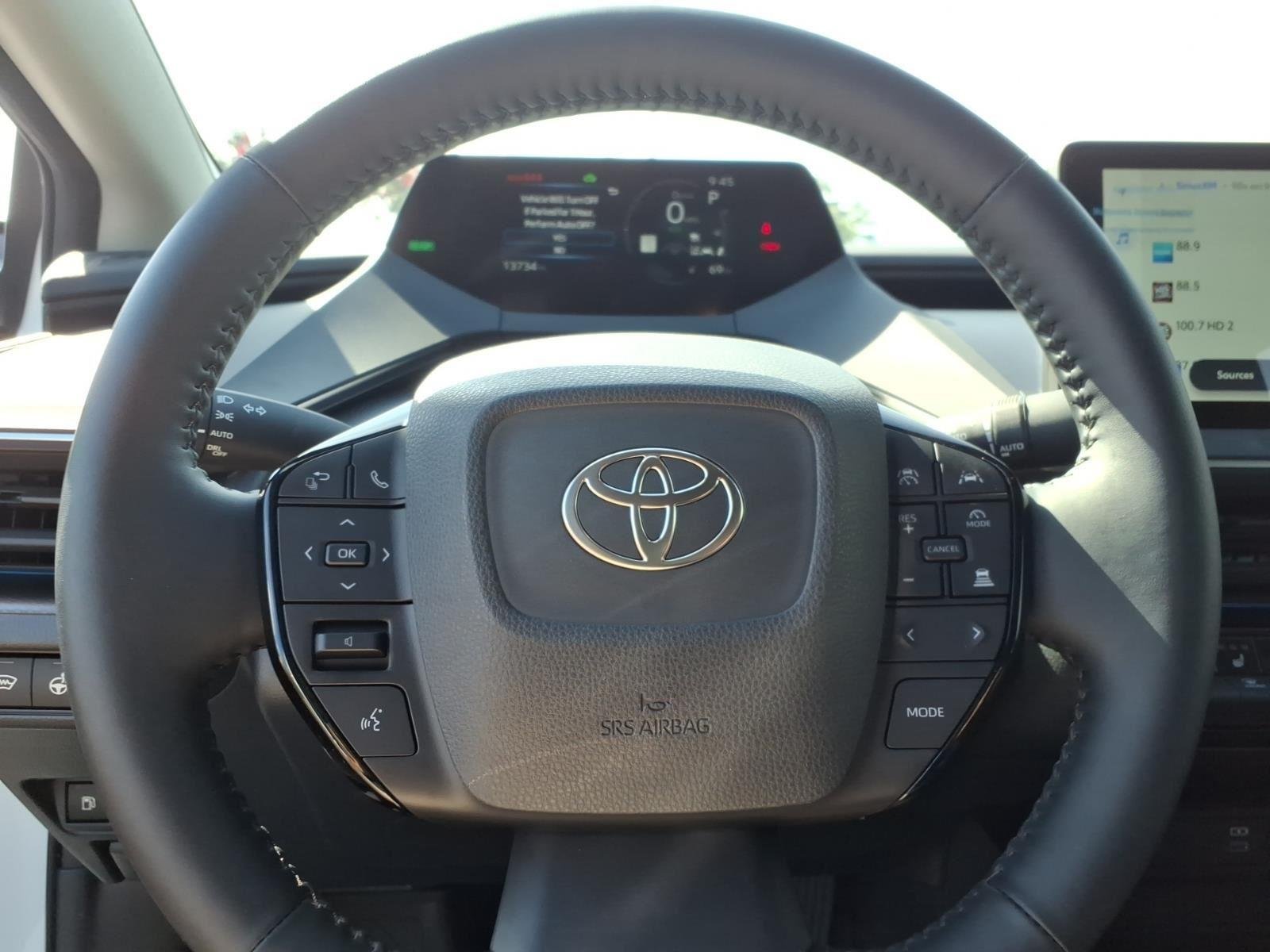 Used 2025 Wind Chill Pearl Toyota Nightshade image 27
