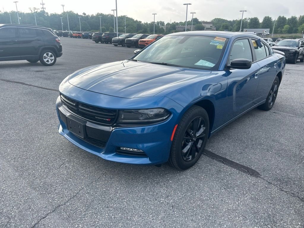 Used 2023  Dodge SXT image 1