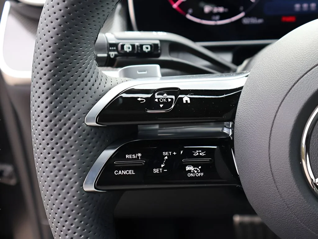 New 2026 MANUFAKTUR Graphite Gray Magno Mercedes-Benz GLC 300 image 33