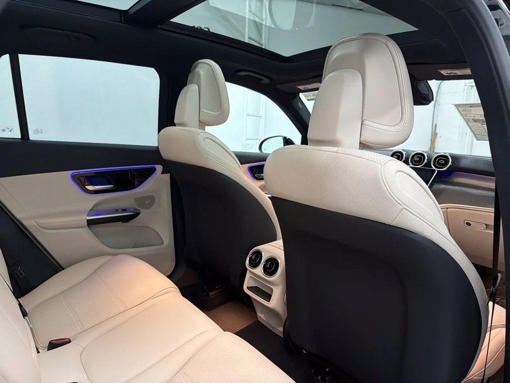 New 2027 Black Mercedes-Benz GLC 300 image 27