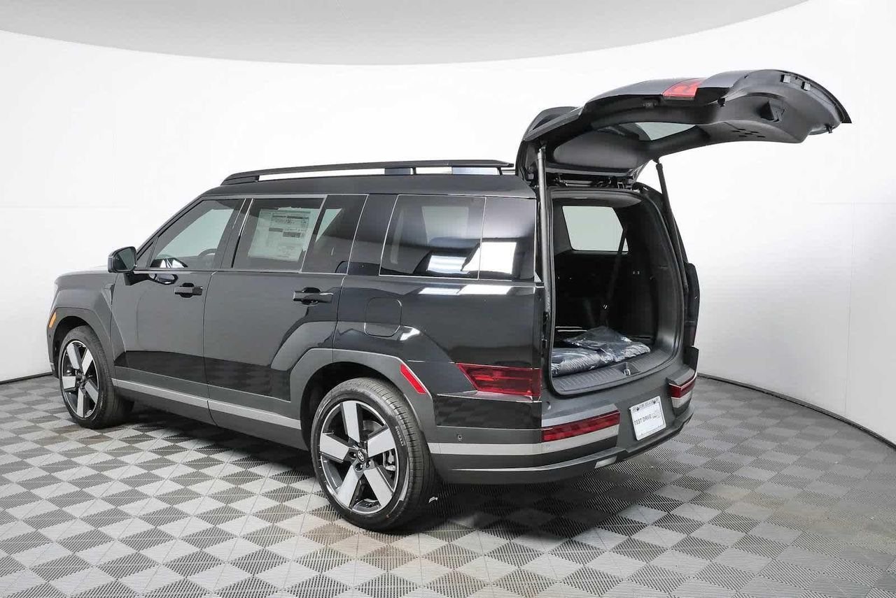 New 2026 Phantom Black Hyundai Limited image 44