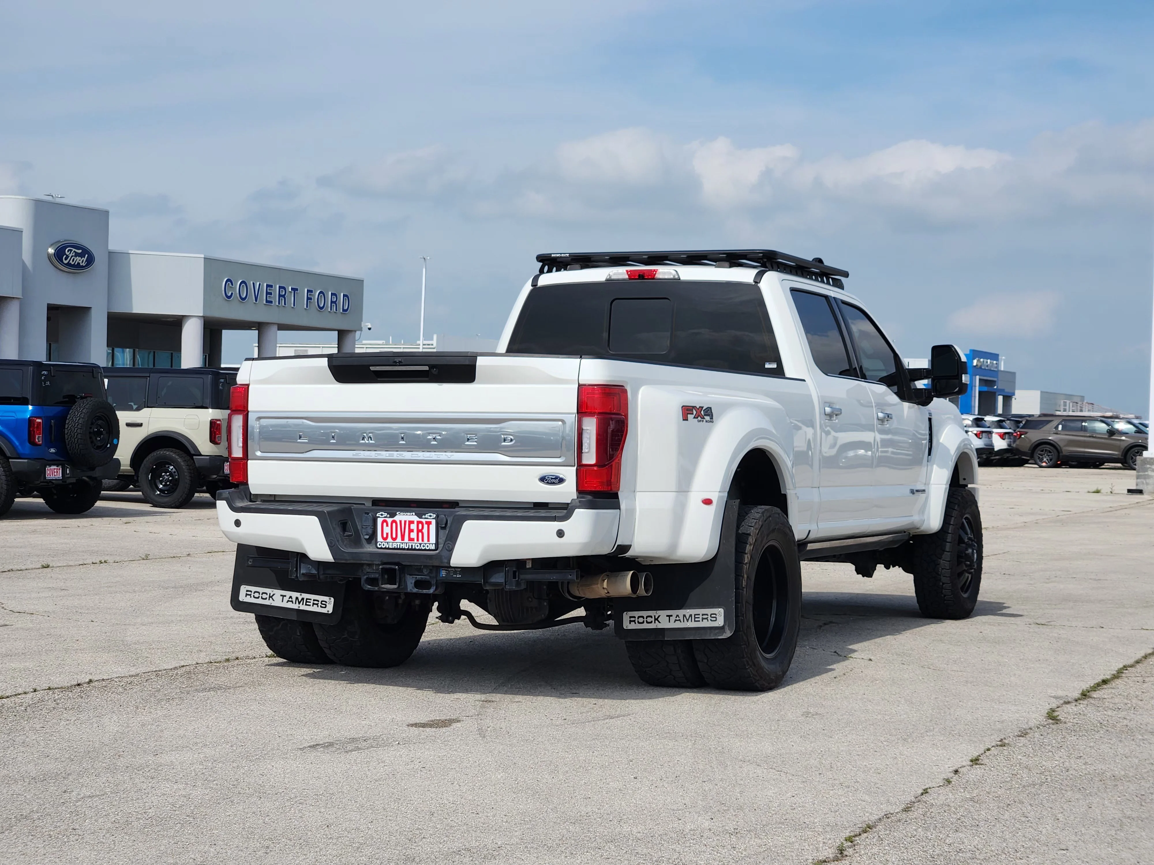 Used 2022  Ford Limited image 7