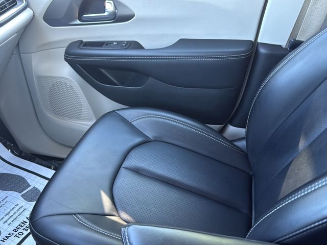 Used 2023 Gray Chrysler Touring L image 26