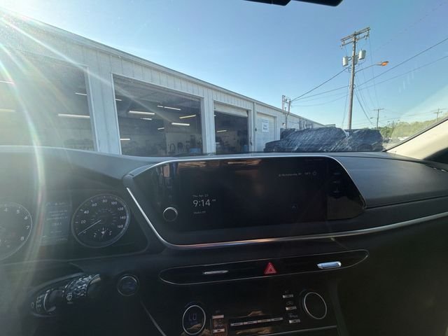 Used 2023 Red Hyundai SEL image 16