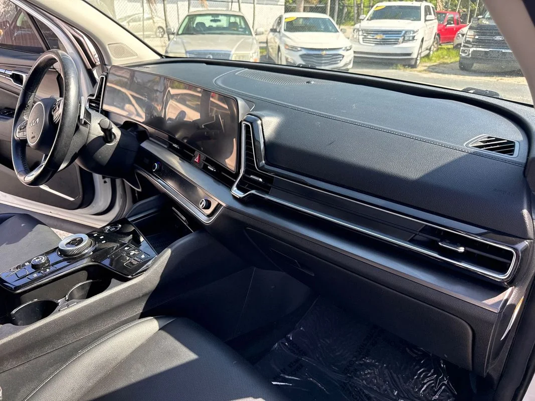 Used 2023  Kia EX image 22